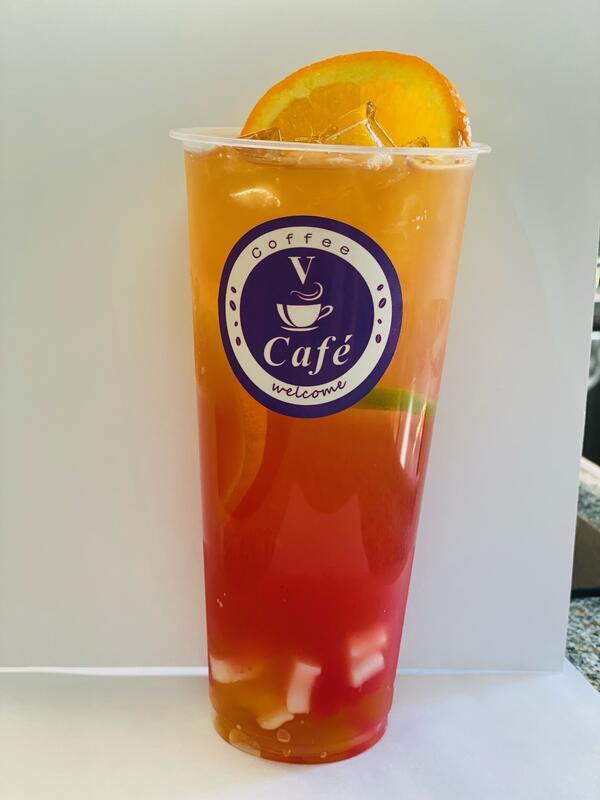 Pina Strawberry Tea 菠萝草莓果茶